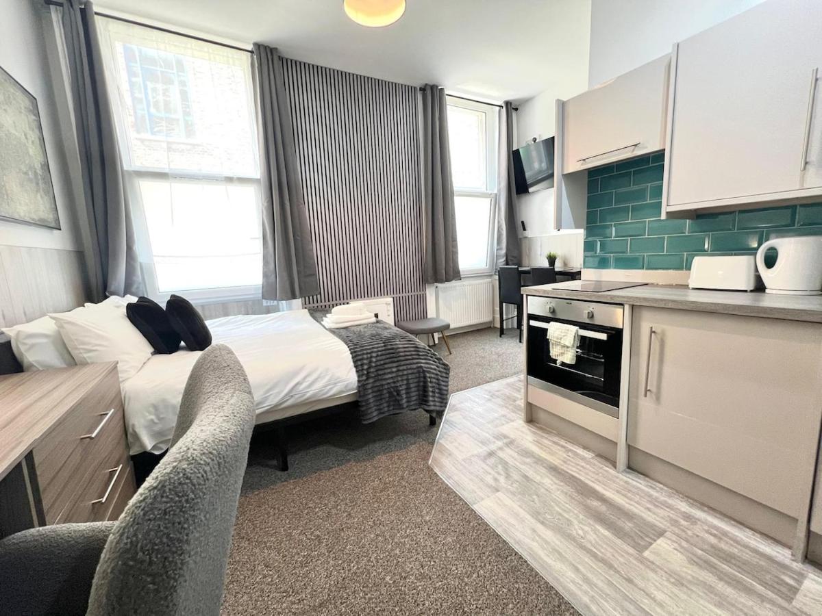 Yastayzzz at Studio 4 The Lofts Pierpoint Street - B&B Worcester