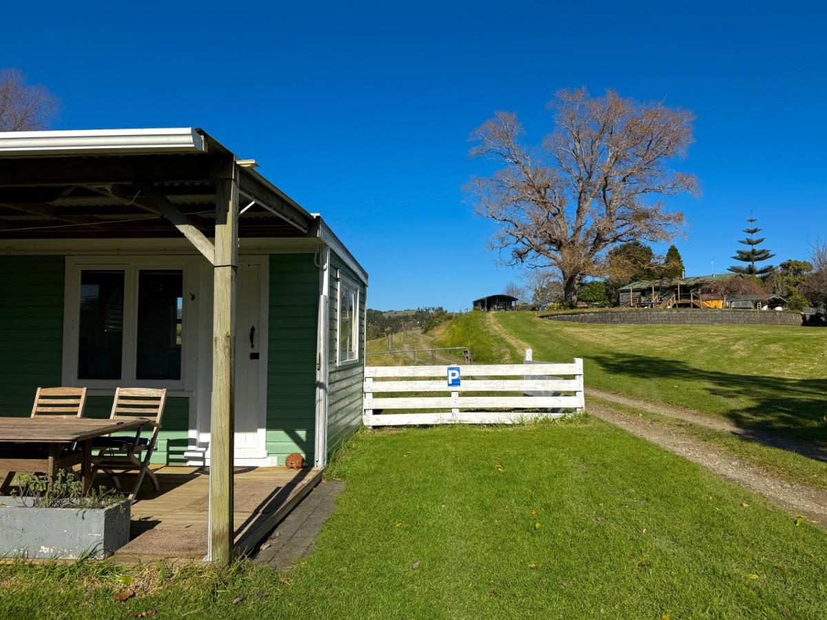 The Hilltop Farm Cabin Retreat - B&B Whakatane