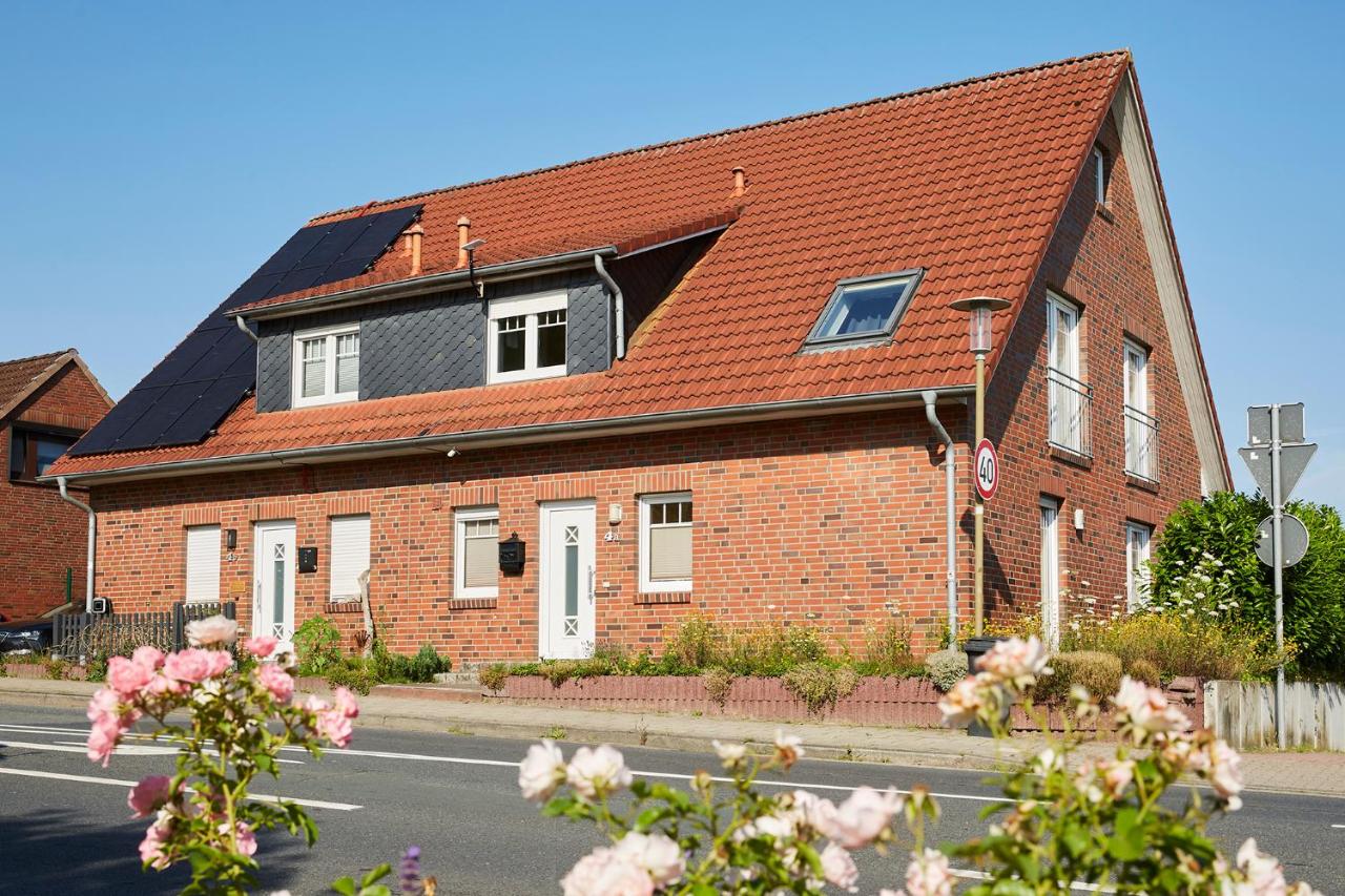 Ferienhaus Has & Igel - märchenhaft in Buxtehude bis 10 Personen - 4 Schlafzimmer - Terrasse - 140 qm - 2 Parkplätze unterm Carport - Ferienwohnung Buxtehude