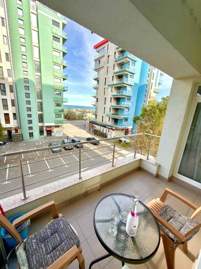Apartamento de 1 dormitorio con balcón y vistas al mar