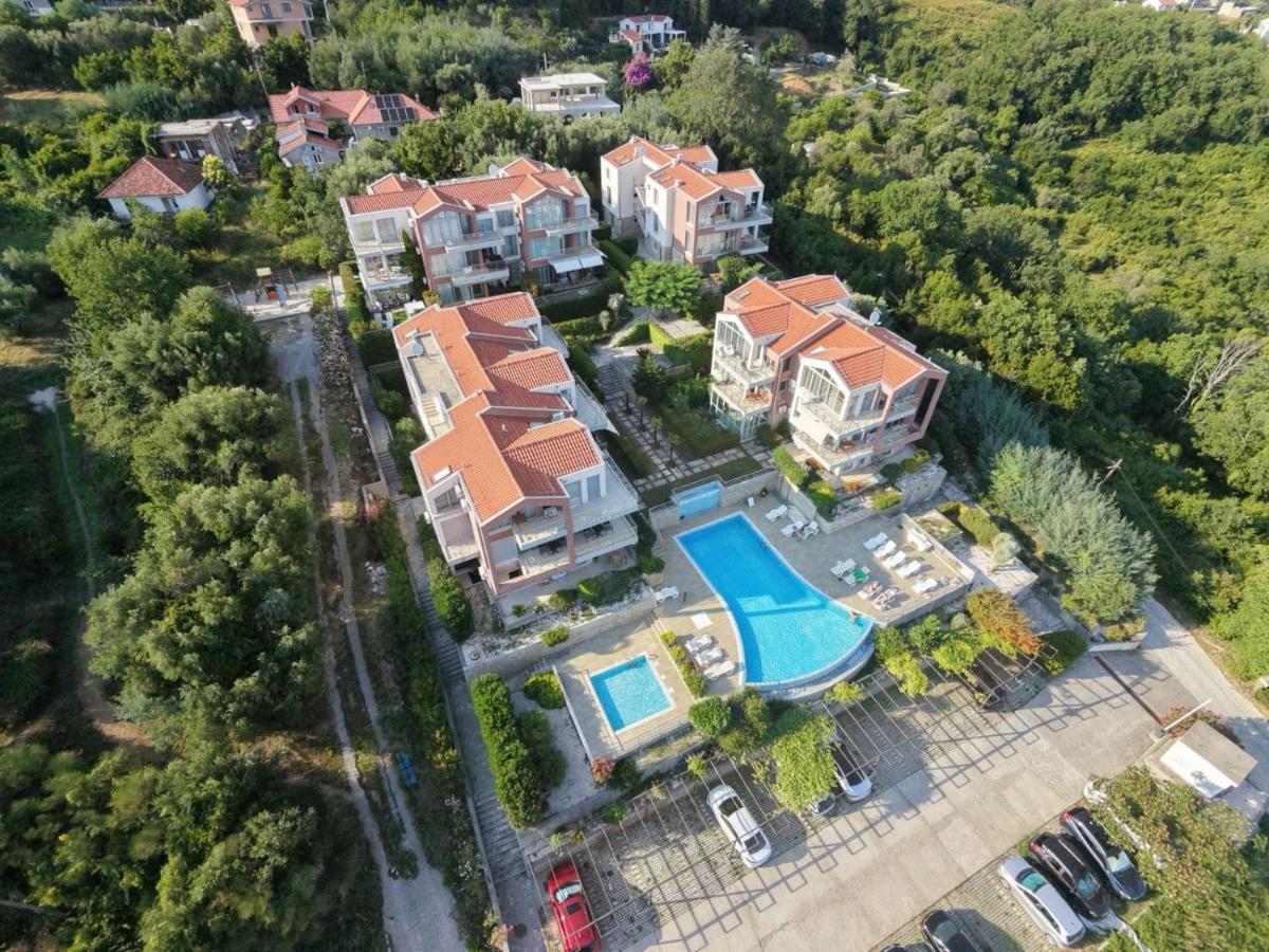 Acacia Hill Apartment - Boka Bay Views - Chambres d'hôtes Ðenovići