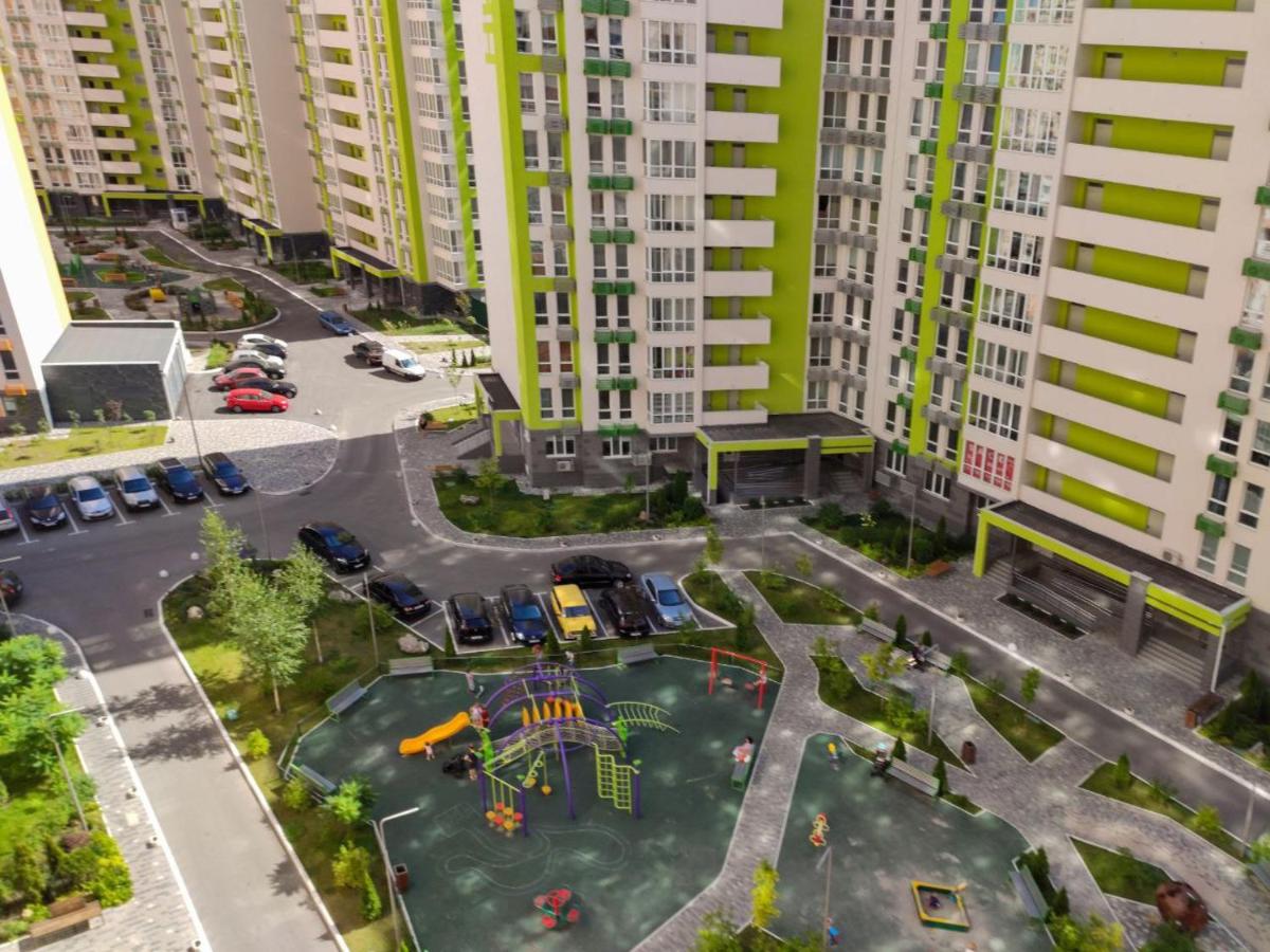 11-179 Nivki Park spacious, Beresteiskyi 67a, Kyiv, Nyvky metro nearby, panoramic city view, 15 kW backup power, Petrovdom Apartment - Chambres d'hôtes Kiev