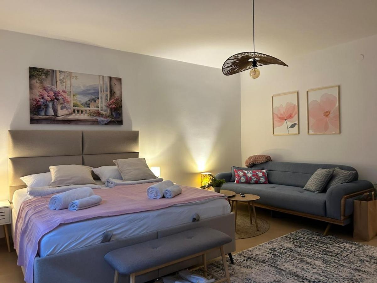Apartment Smile Sarajevo Center- private parking - B&B Sarajevo