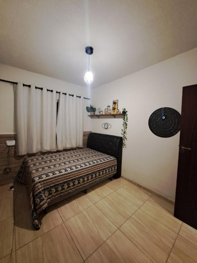 Linda Casa Completa perto do Shopping Piratas - Bairro Marinas, com estacionamento incluso - Chambres d'hôtes Angra dos Reis