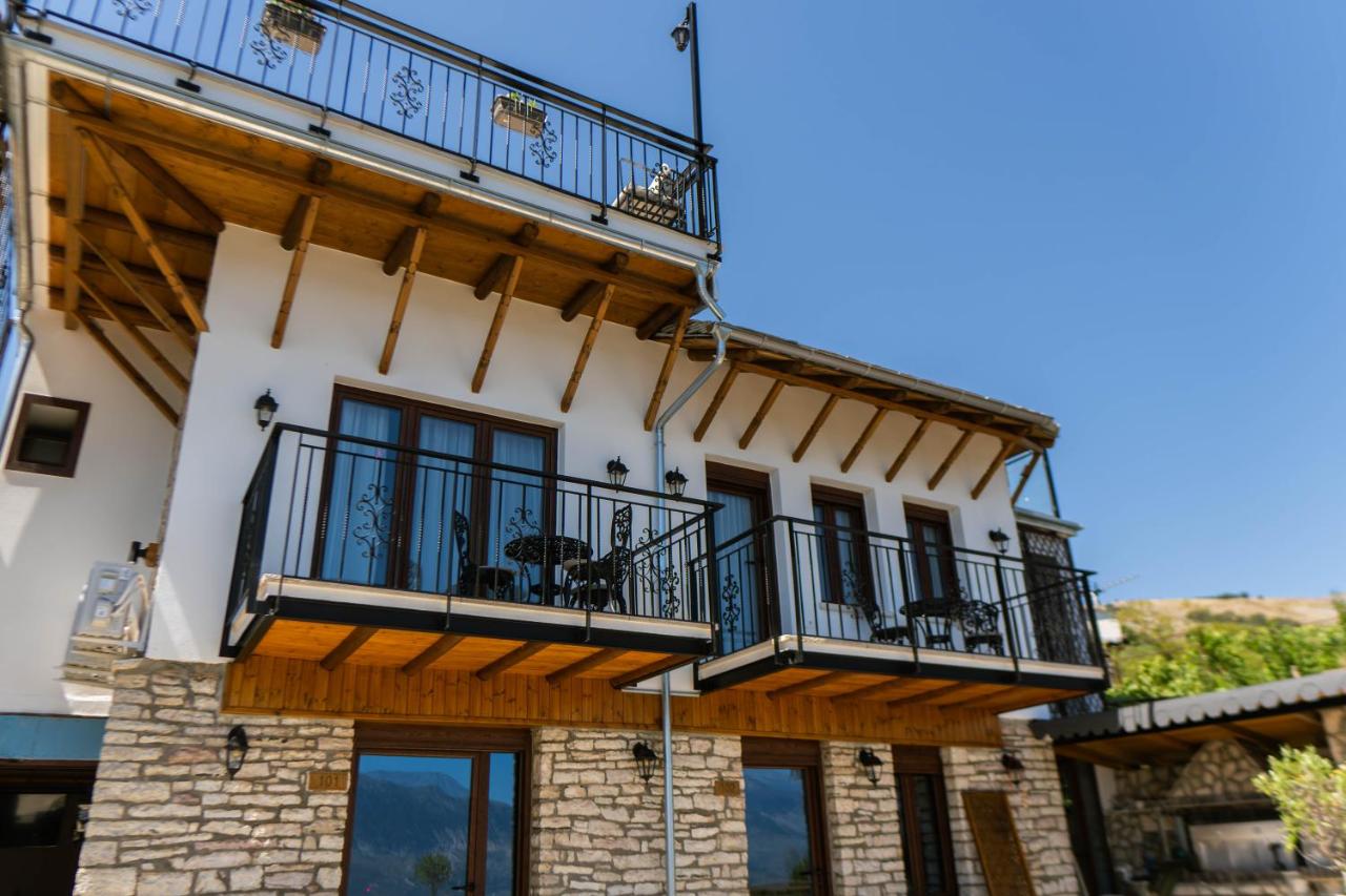 The Golden View Guesthouse - B&B Gjirokastra