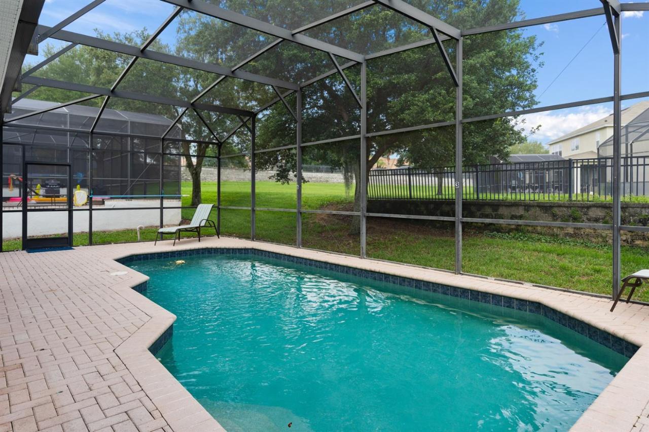 Spacious 4BR w Themed Rooms, Pool, Near Disney! - B&B Orlando