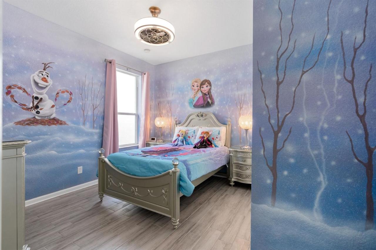 Spacious 4BR w Themed Rooms, Pool, Near Disney! - B&B Orlando