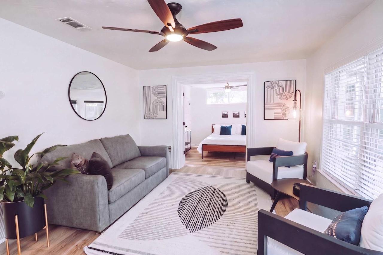 Sanctuary at the Springs - King Beds , Families - Chambres d'hôtes High Springs