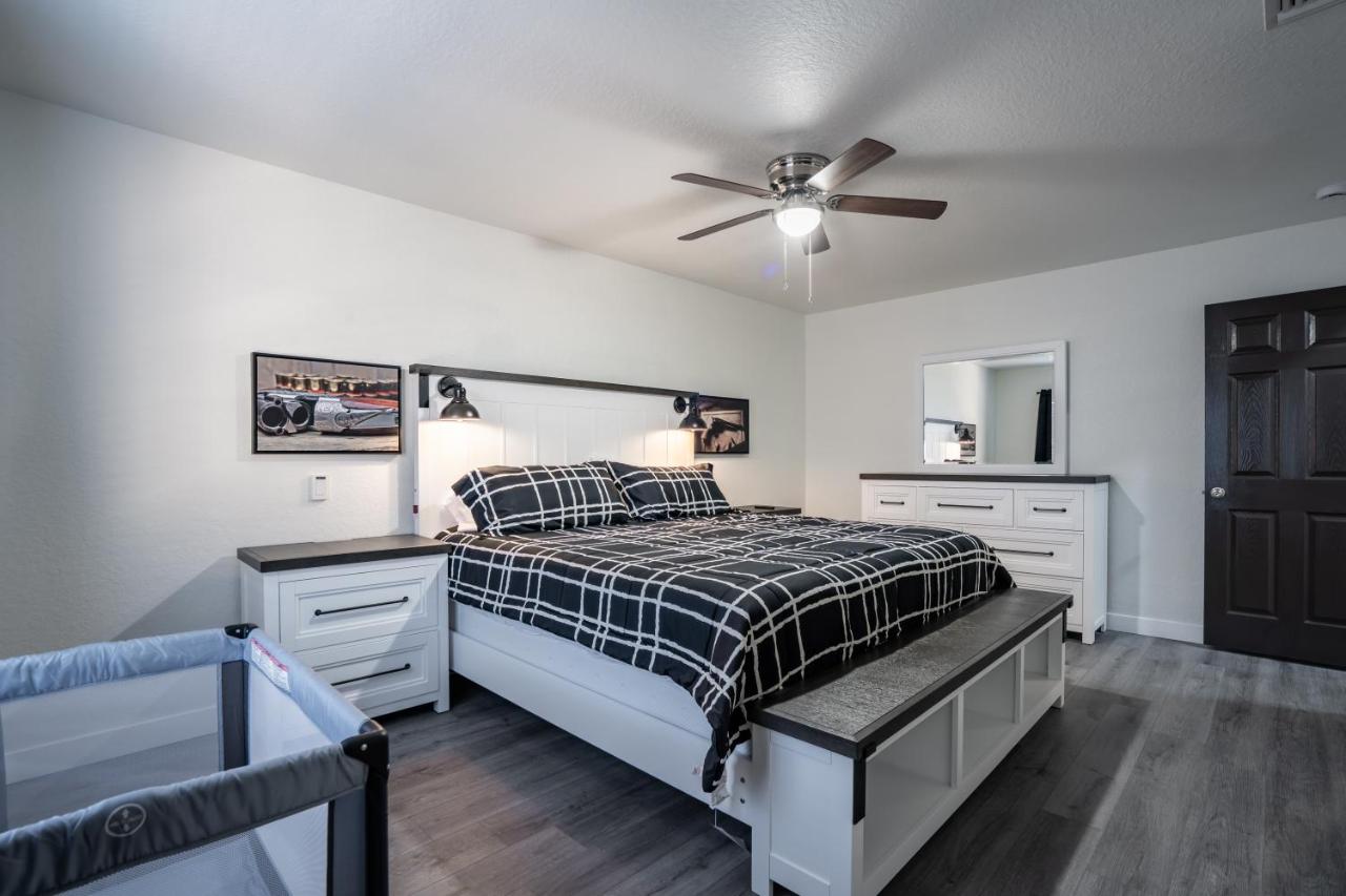 Lackland, SeaWorld, Six Flags Old Western Charm - B&B San Antonio