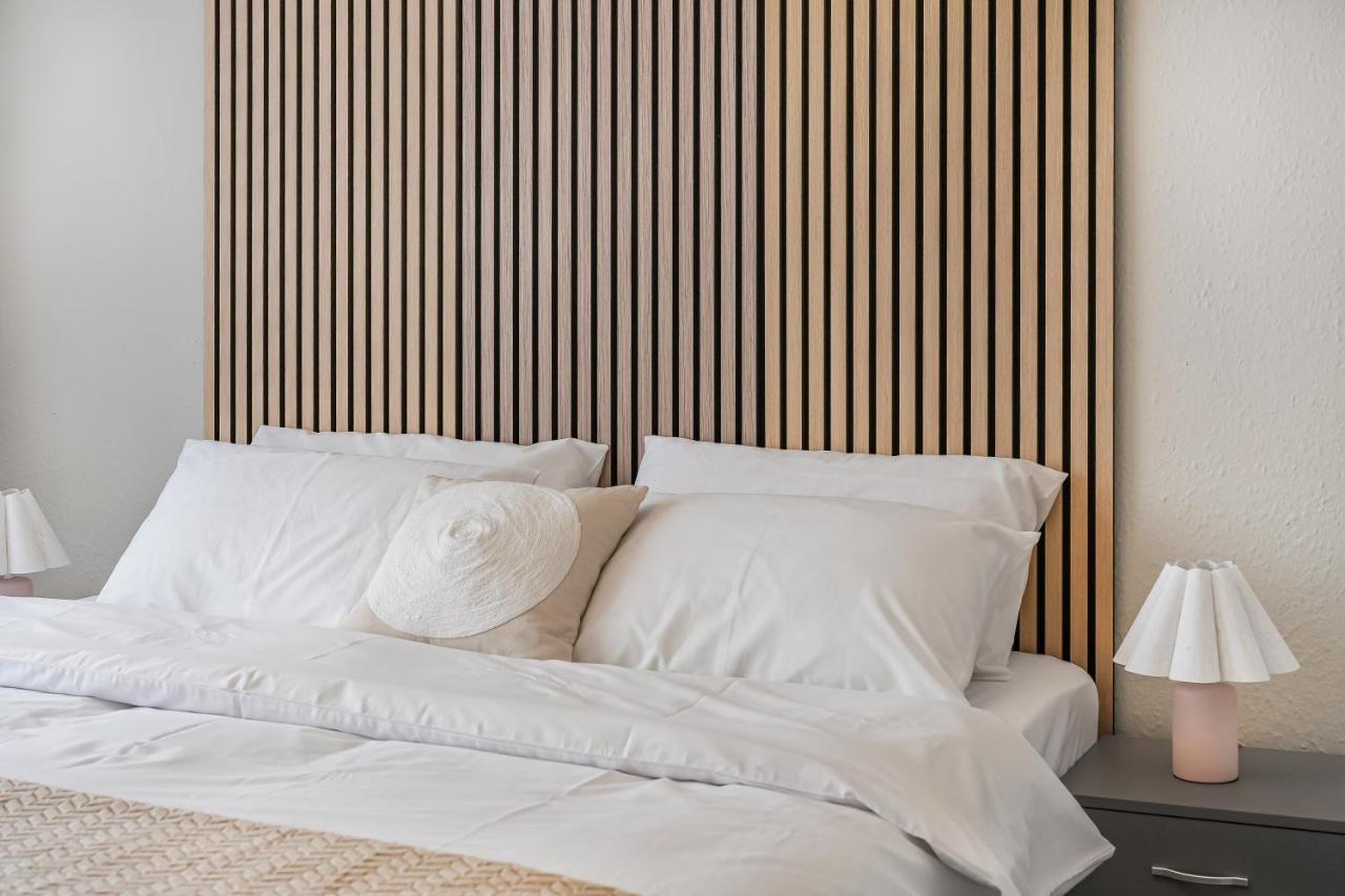 Luxury Stay Stylish 2-Bed Near City Centre Station - Chambres d'hôtes Chelmsford