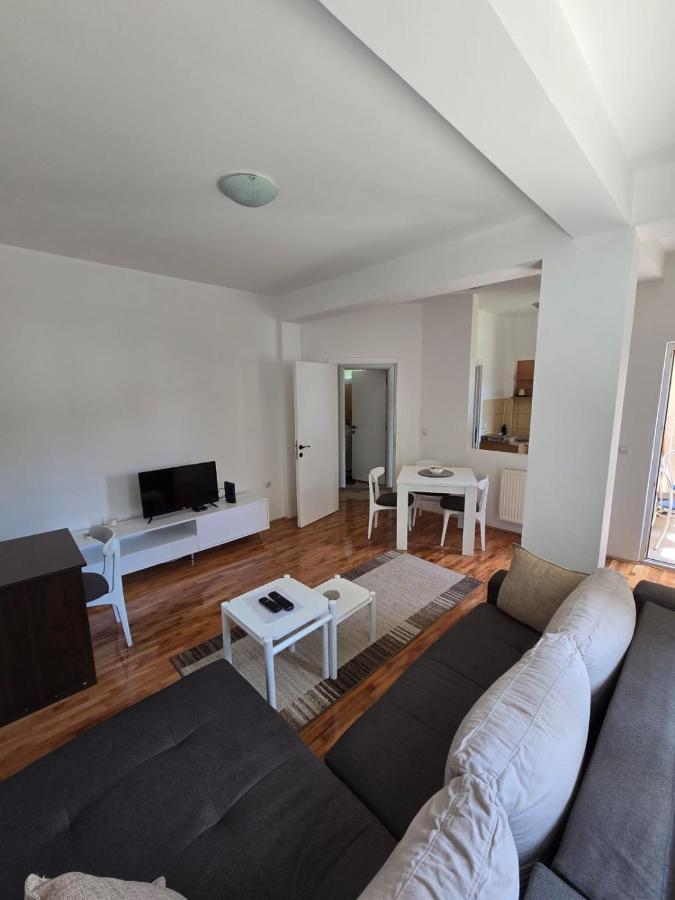 City Center Apartment by Mladenović - Ferienwohnung Vranje