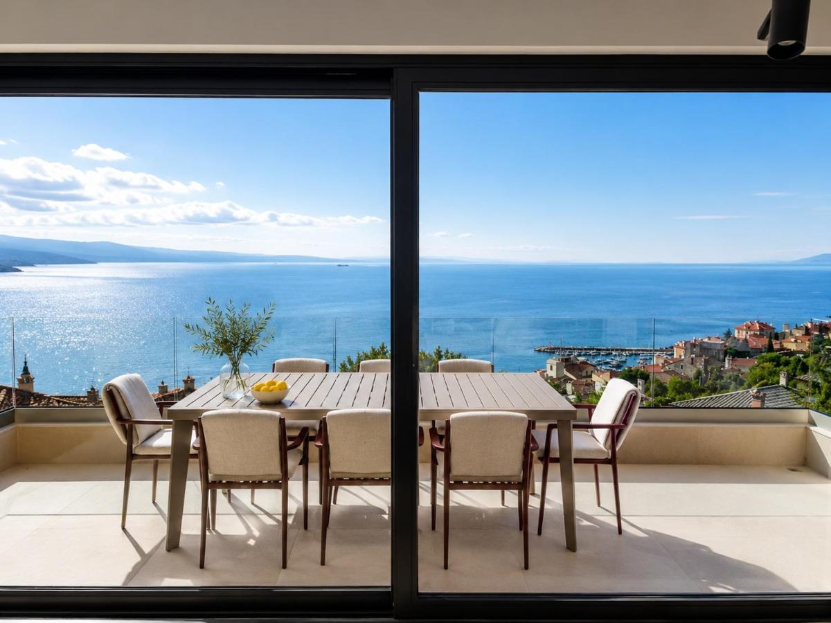 Panoramic Seaview Apartment, completely renovated - B&B Opatija