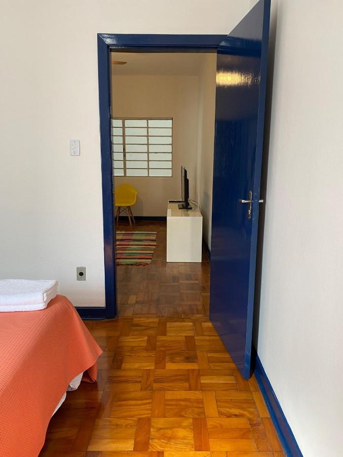 Edifício Minas - Apartamento 03 - Térreo - Chambres d'hôtes Aparecida