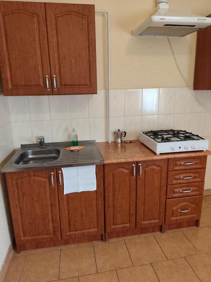 Центр 2 кім студія 6 місць з Кондиціонером - B&B Mukachevo