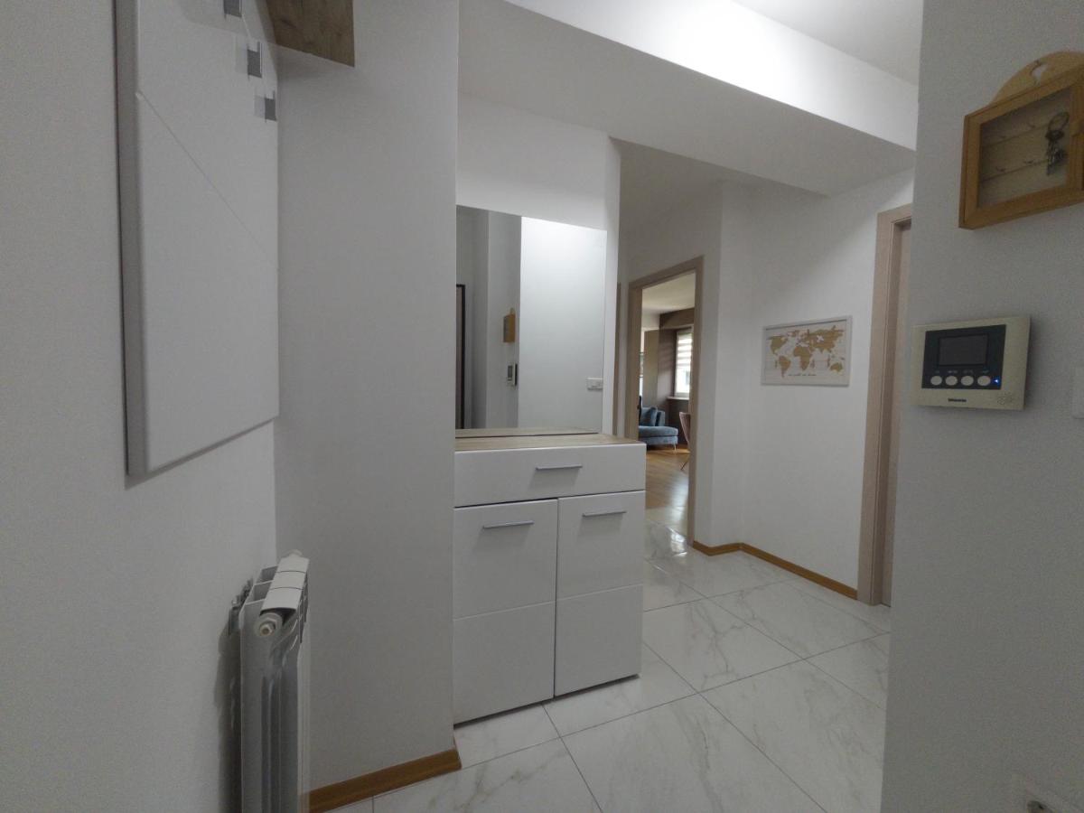 Tesla Apartment - Stay Like a Local - B&B Skopje