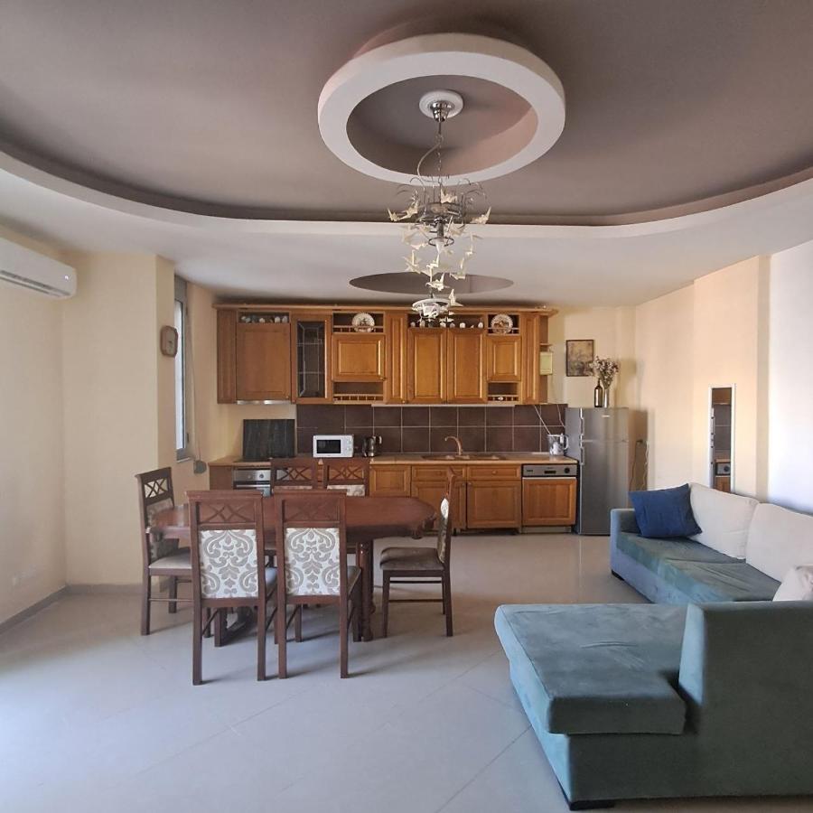 Between Town & Beach - Ferienwohnung Durrës