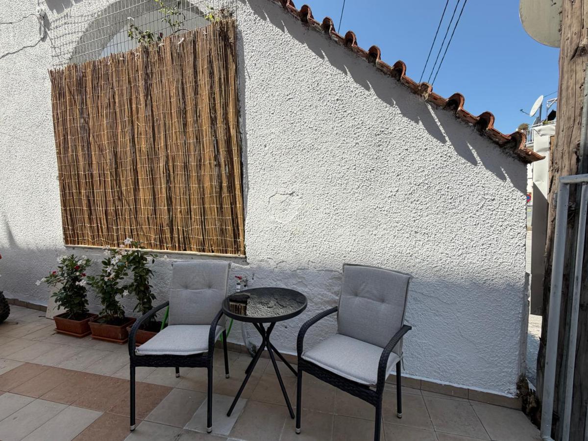 Artio Apartment - B&B Limniónas