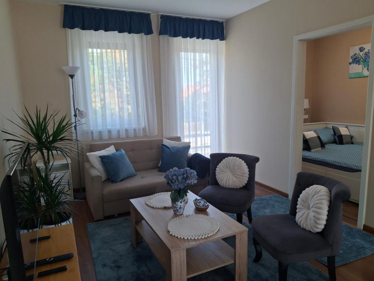 Blue Iris Apartment - Chambres d'hôtes Kecskemét