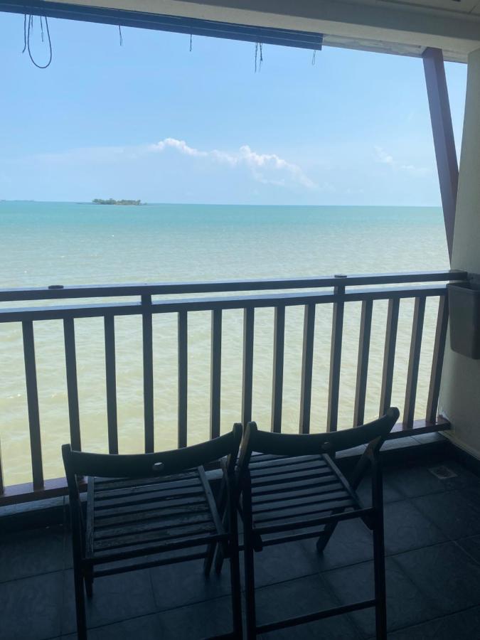 Seaview Water Chalet Lxpd - Bed and Breakfast Port Dickson