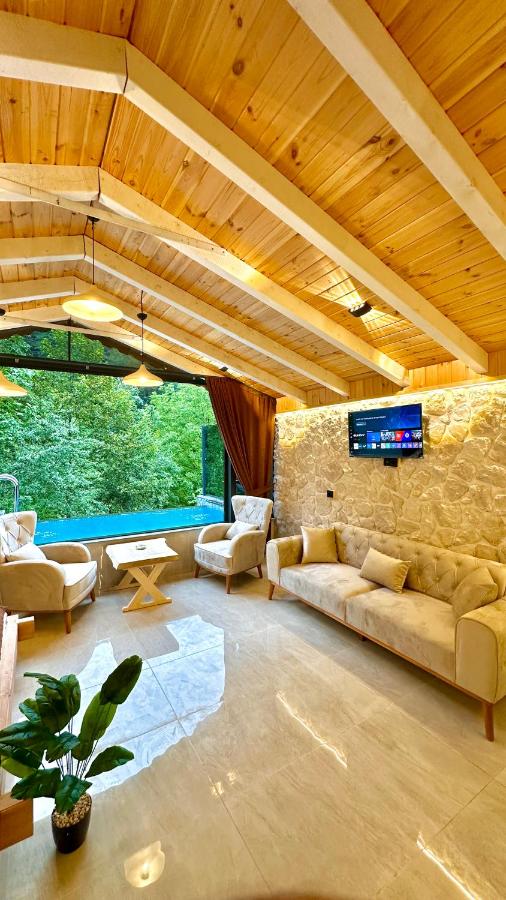Bungalow Deluxe
