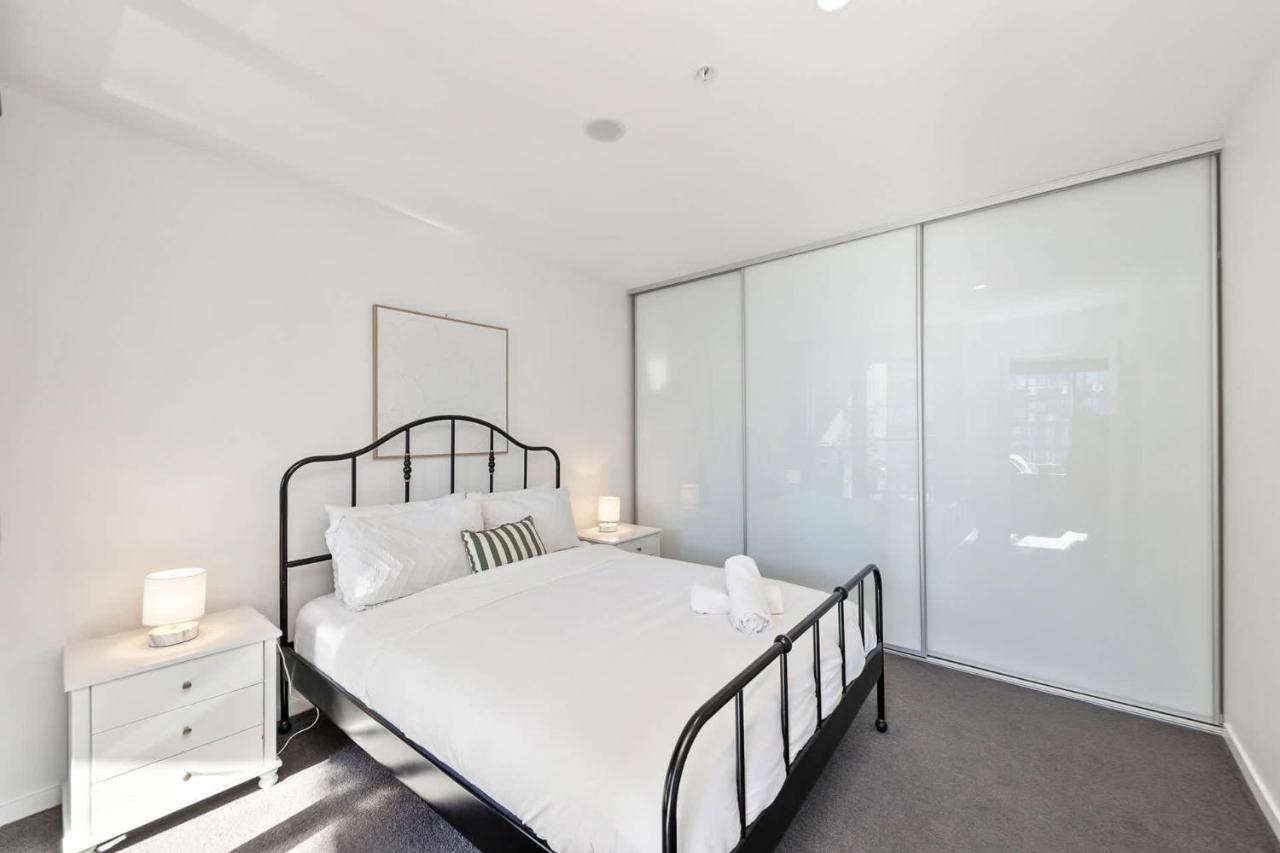 1BR-1BR-1Car-Sleeps 4-Pool-CBD - B&B Canberra