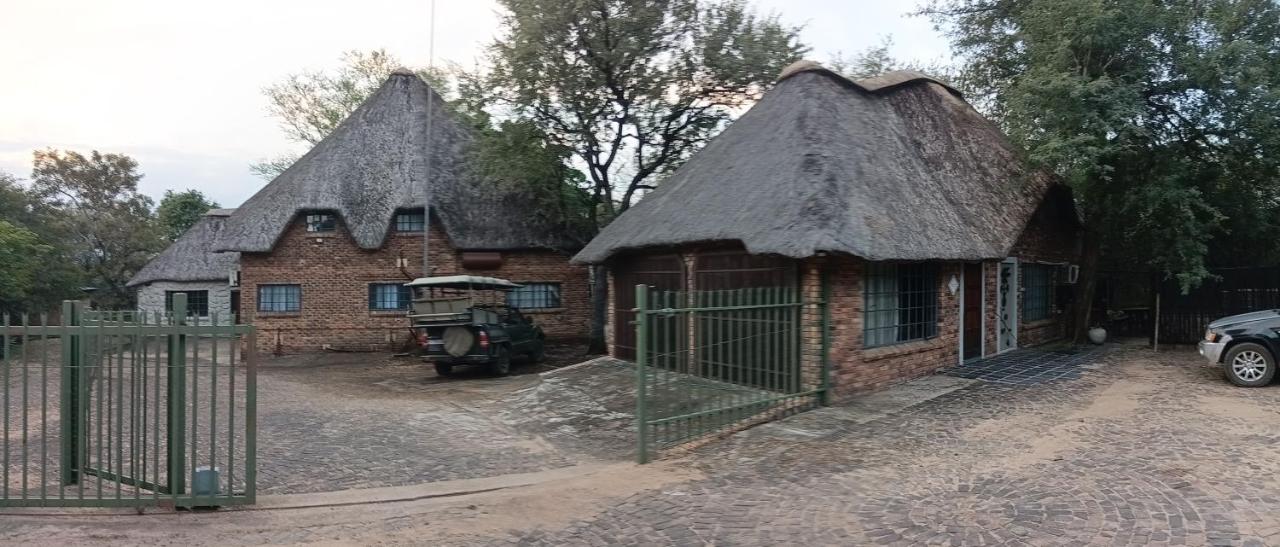 Afrika Safari Gastehuis - Bed and Breakfast Marloth Park
