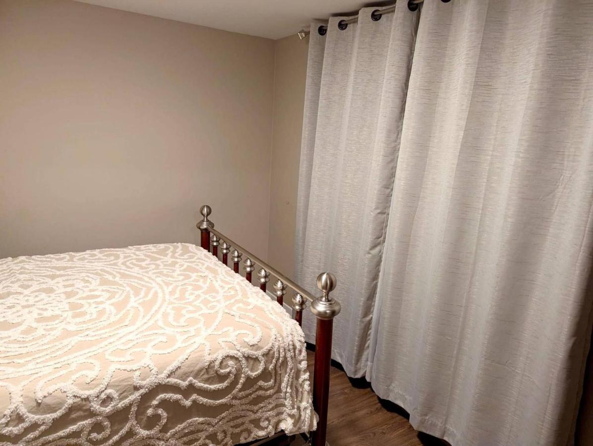 Bright Comfortable 3-Bedroom Apartment, Free Parking, Near Spa Le Finlandais - Ferienwohnung Laval