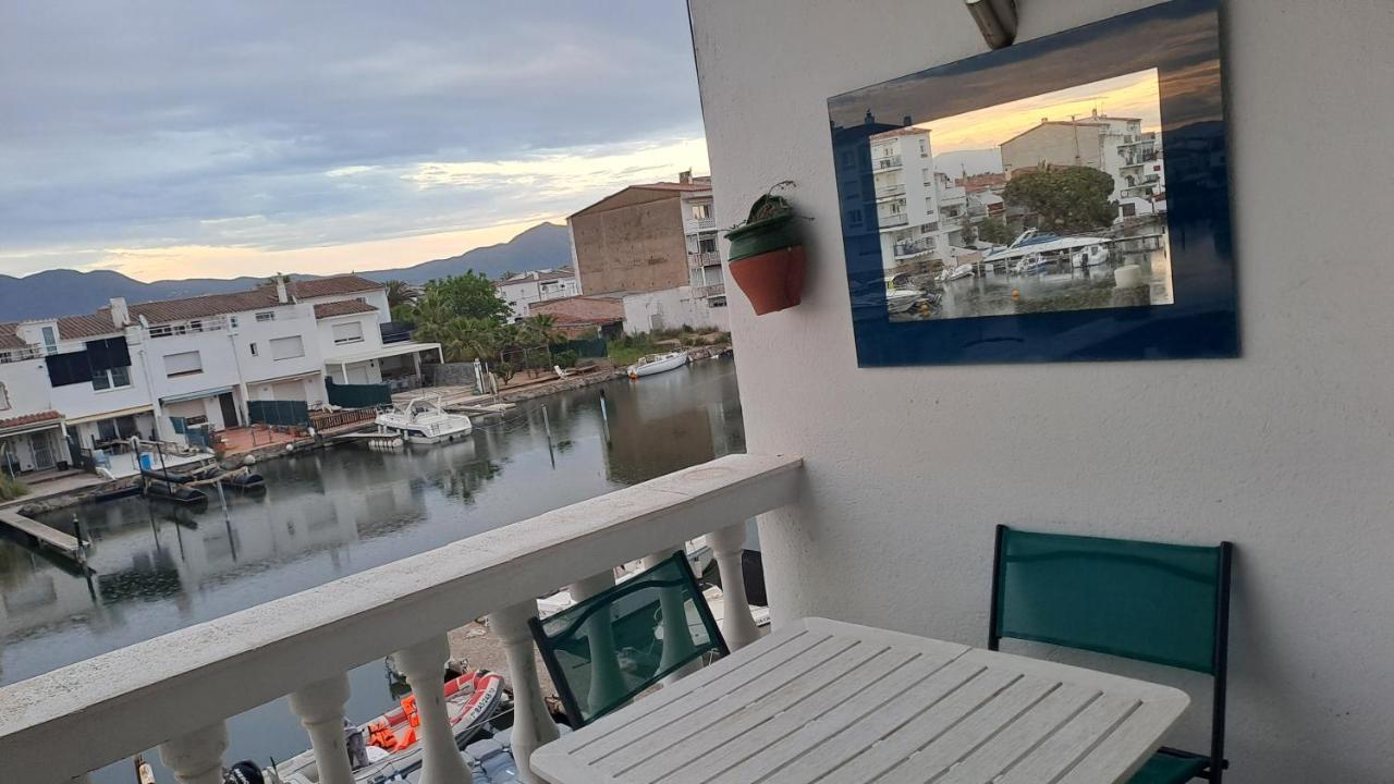 Appartement PORT EMPORDA balcon vue marina barbecue clim wifi - B&B Empuriabrava