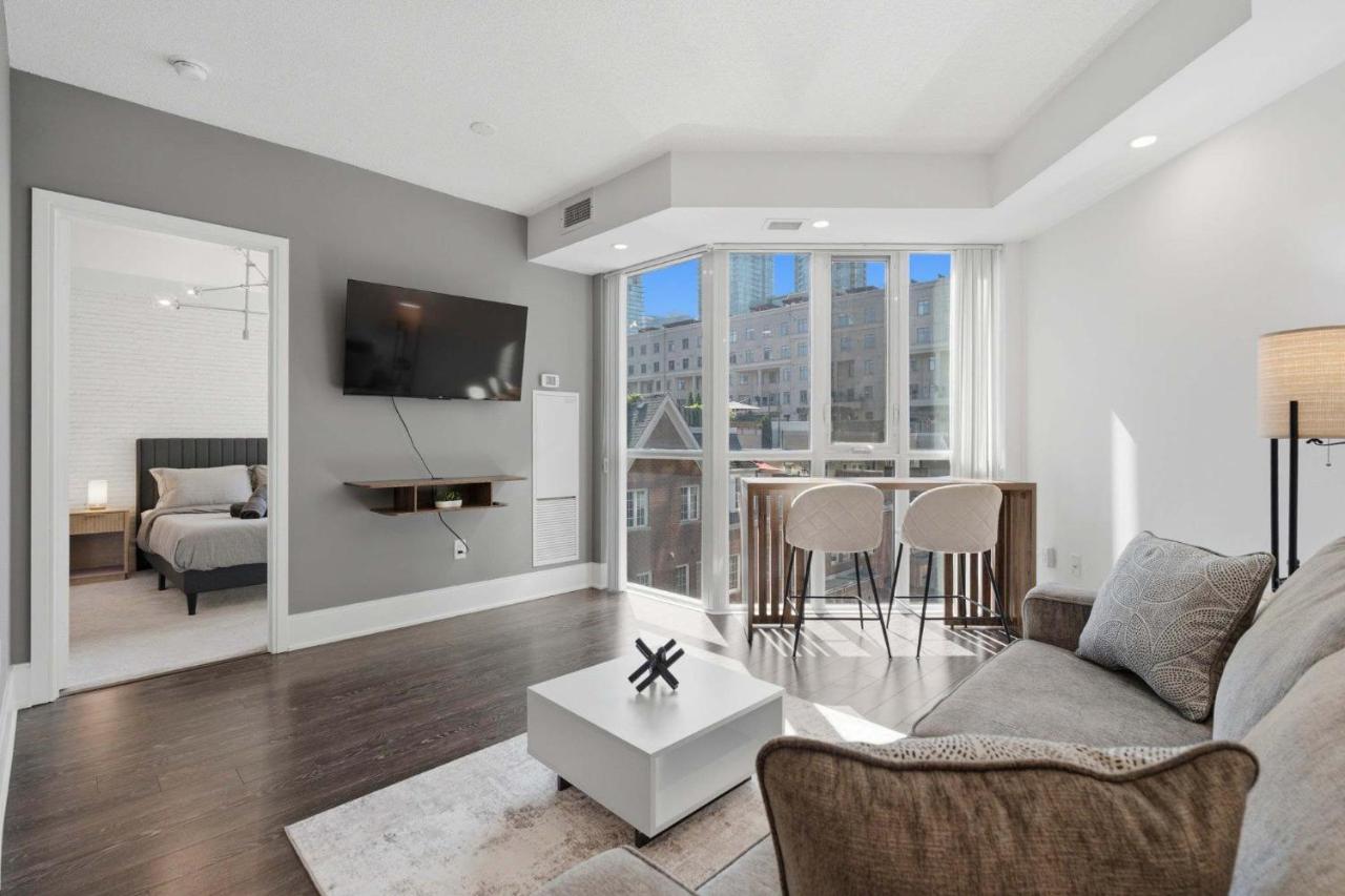 Modern 1BR - Walk to CN Tower - Sleeps 4 - Chambres d'hôtes Toronto