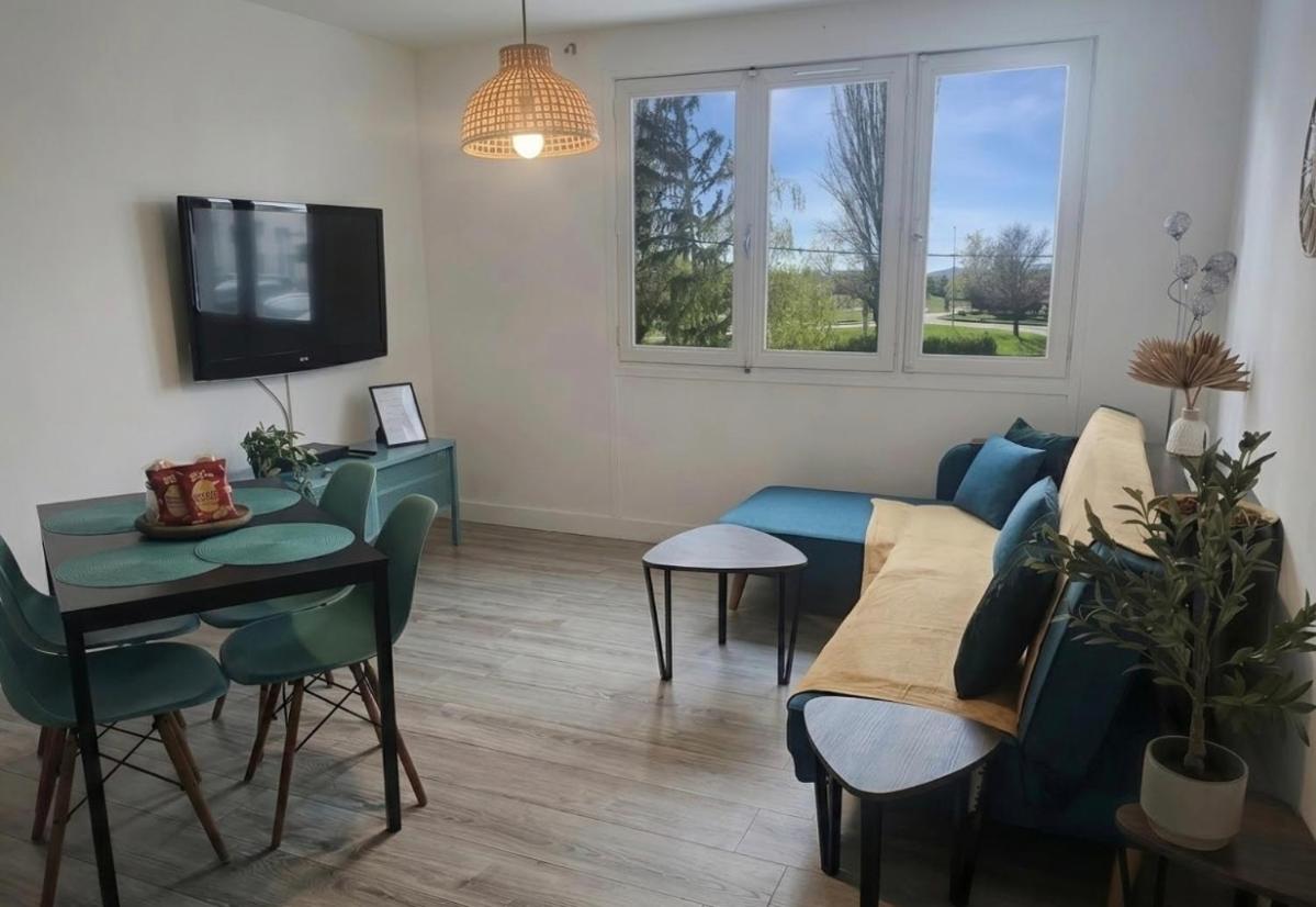 Le Temps d'un Séjour Clermont-Ferrand F3 2 chambres 1 chambre avec 1 lit simple et 1 chambre avec 2 lits doubles et 1 Garage - Chambres d'hôtes Clermont-Ferrand