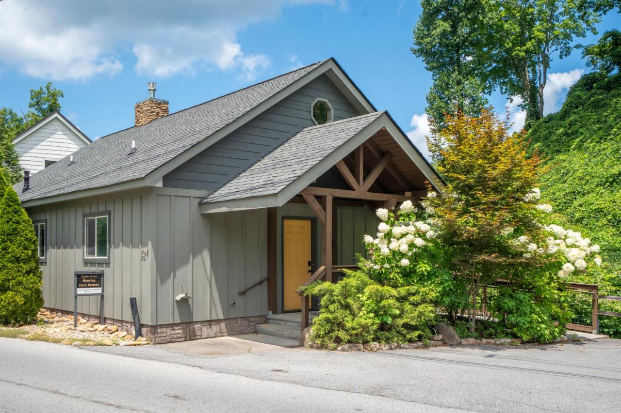 Roaring Fork Retreat by Olde Gatlinburg Rentals - B&B Gatlinburg