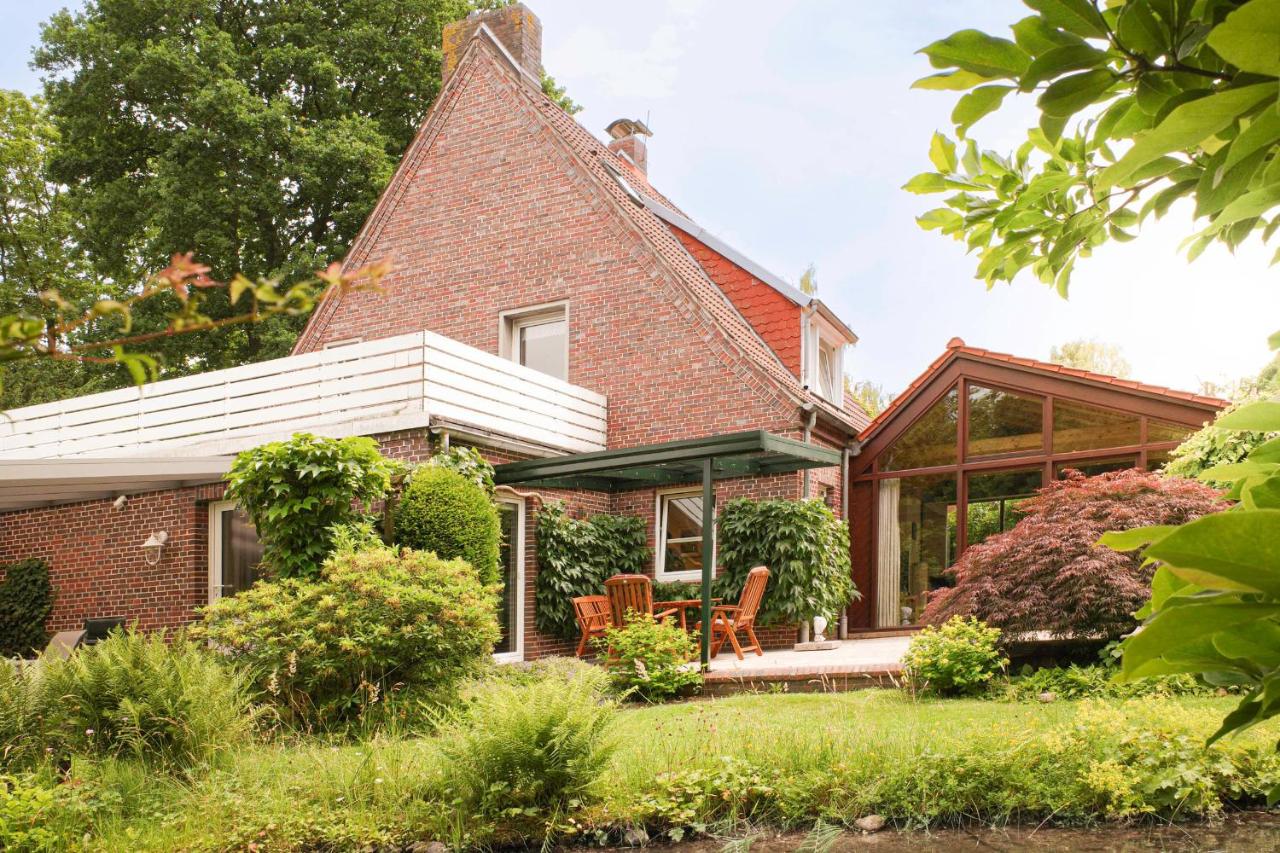 StadtOase Garten, Wintergarten, Kamin 6 Pers - Bed and Breakfast Aurich
