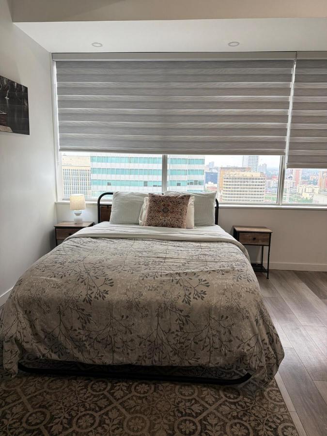 Velora Luxe Studio - B&B Edmonton