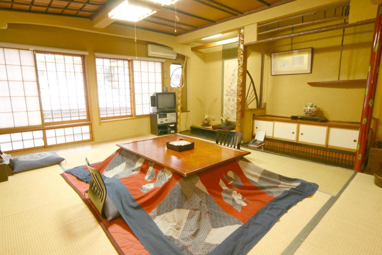 Vierbettzimmer im japanischen Stil