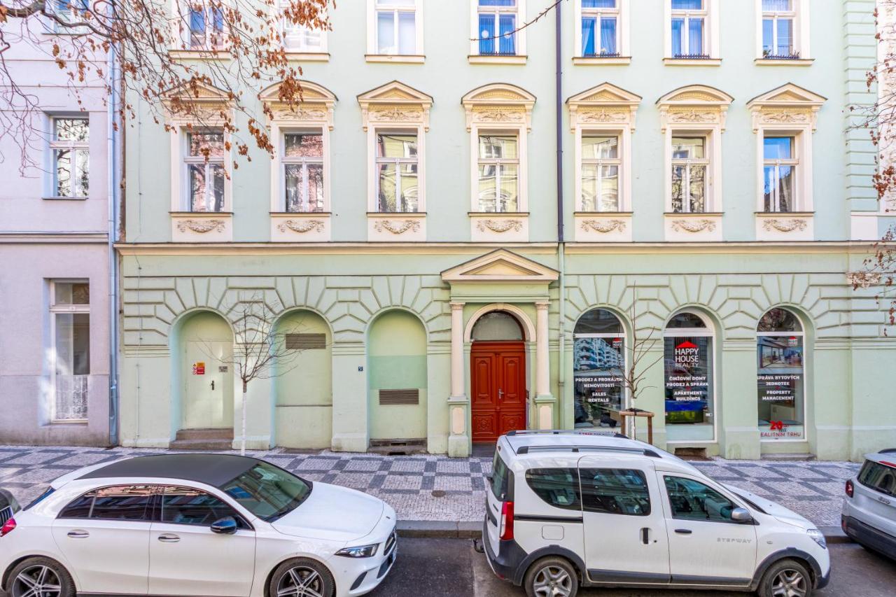 The Great Wave Studio Apartment at Náměstí Míru - Ferienwohnung Prag