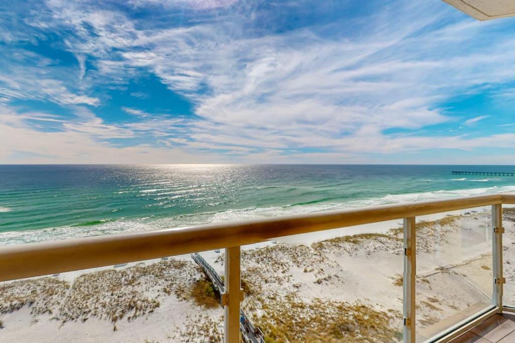 11th floor oceanfront condo with pool hot tub ocean view WD and central AC - B&B Pensacola Beach