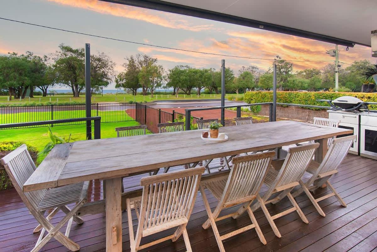 White Dunes Retreat - Bayfront Bliss in Town Centre - B&B Dunsborough