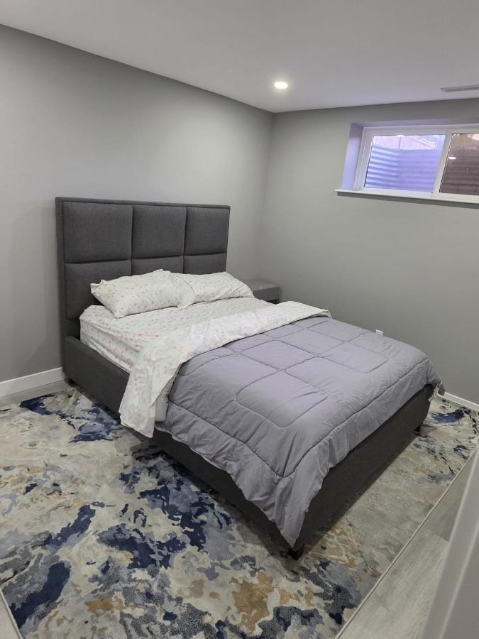 Cozy New 2BR Suite Retreat - B&B Calgary