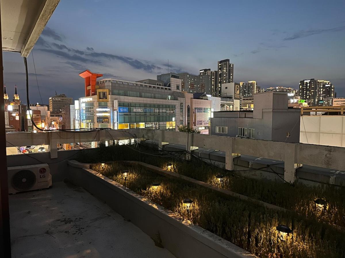Rooftop Stay, Enjoy the night view of Dongseong-ro - Ferienwohnung Daegu
