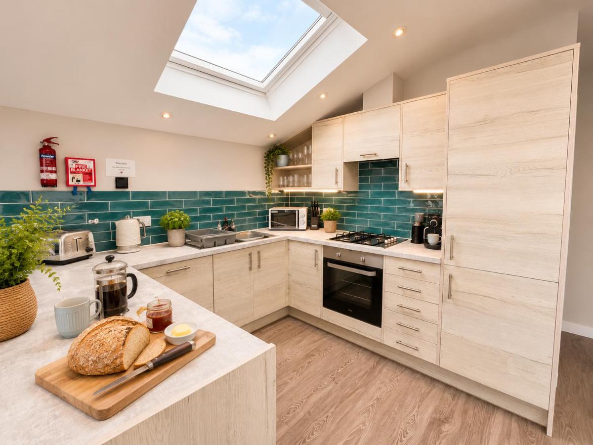 Seaside Escape in Westward Ho! 3-Bed Family Holiday Home with Sea Views - Chambres d'hôtes Westward Ho!