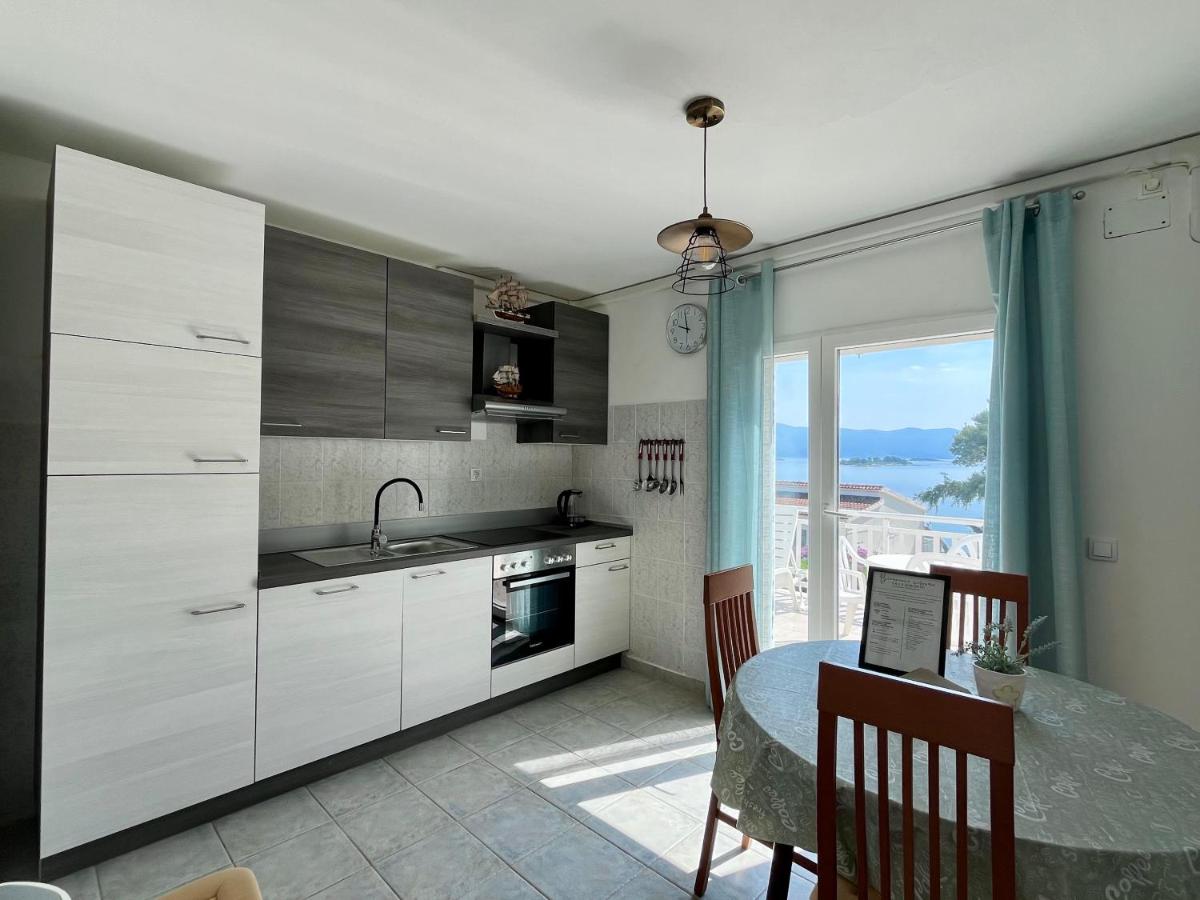 Apartamento de 2 dormitorios con balcón y vistas al mar