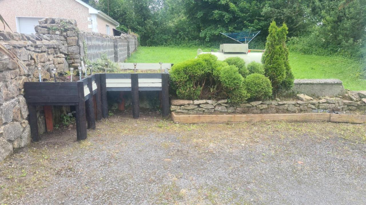 Rural County Sligo Studio Sleeps 2 with Parking - Bed and Breakfast Ballintogher