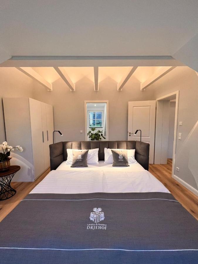 Suite mit Bergblick