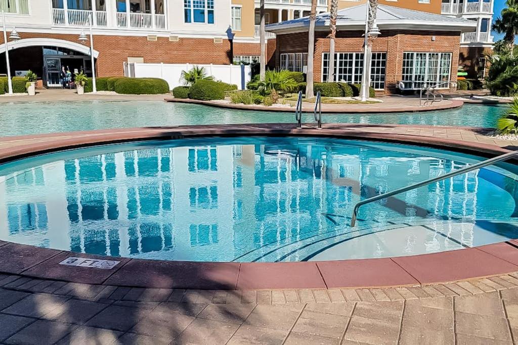 3rd-floor beach & pool-view condo with outdoor pool hot tub grills balcony - B&B Panama City Beach