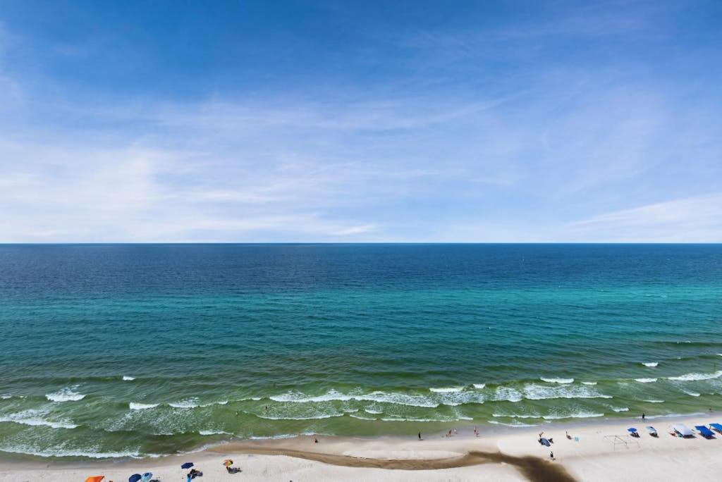 Gulf-front condo with balcony seasonal beach service pool & hot tub - B&B Panama City Beach