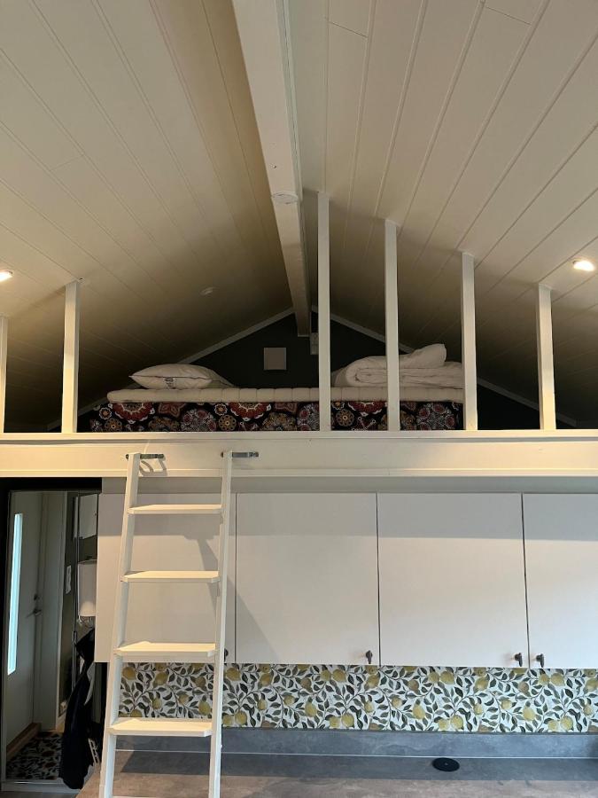 Minihus med sovehems og sovesofa - B&B Fredrikstad