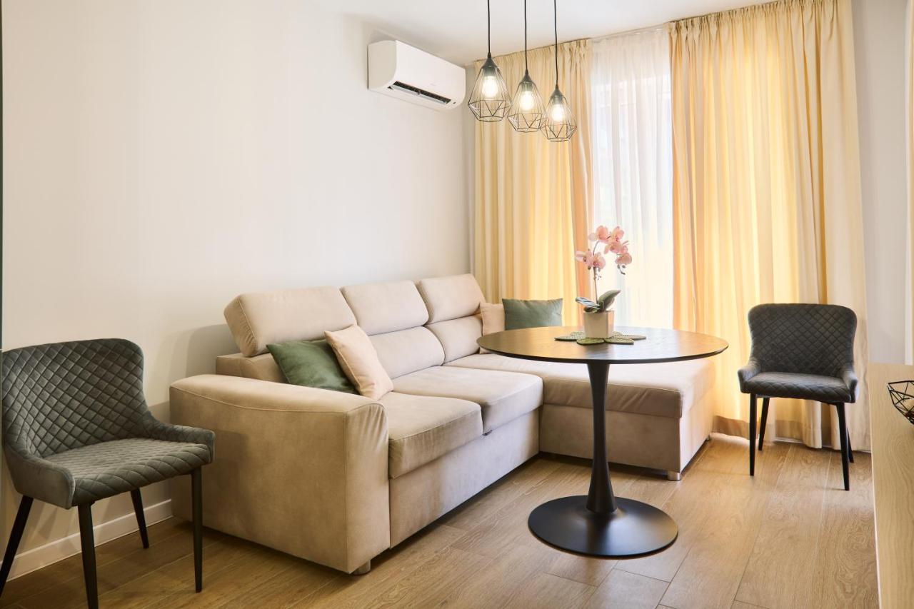South Beach Apartment Primorsko, family stay with terrace and free parking - Chambres d'hôtes Primorsko