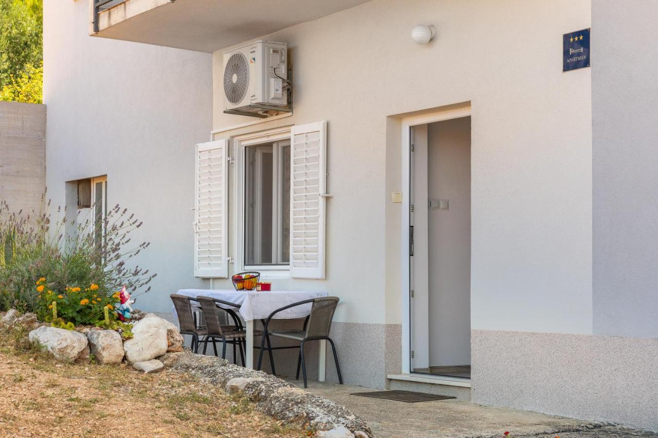Seaside Apartment Tafra - Ferienwohnung Stanići