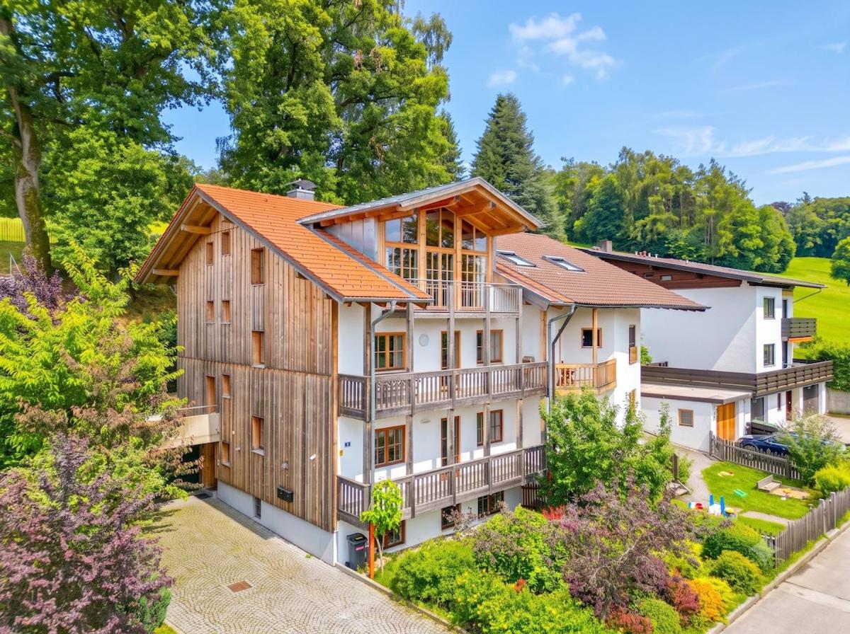 Modernes CHIEMSEE APARTMENT - ruhig, zentral und naturnah - Ferienwohnung Prien am Chiemsee