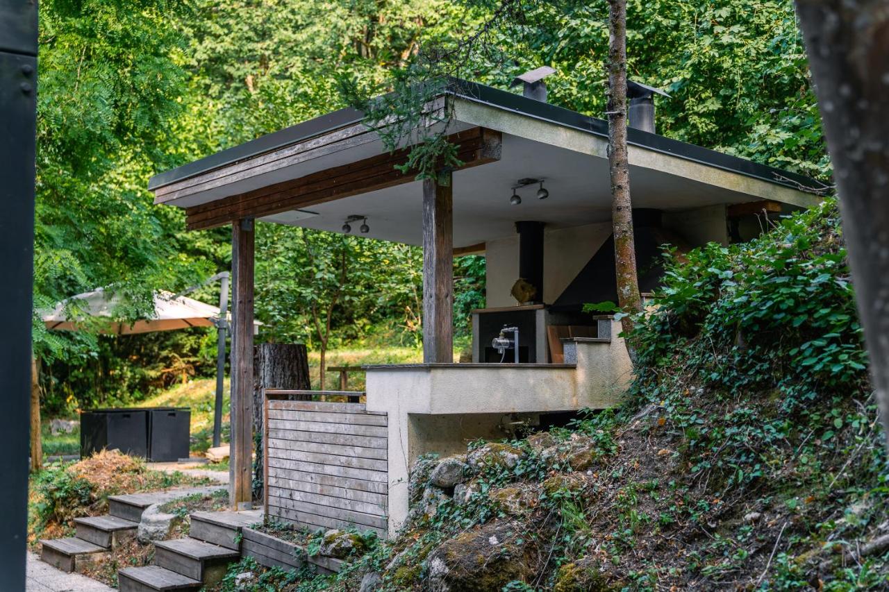 Unique Forest Lodge Bled - B&B Bled